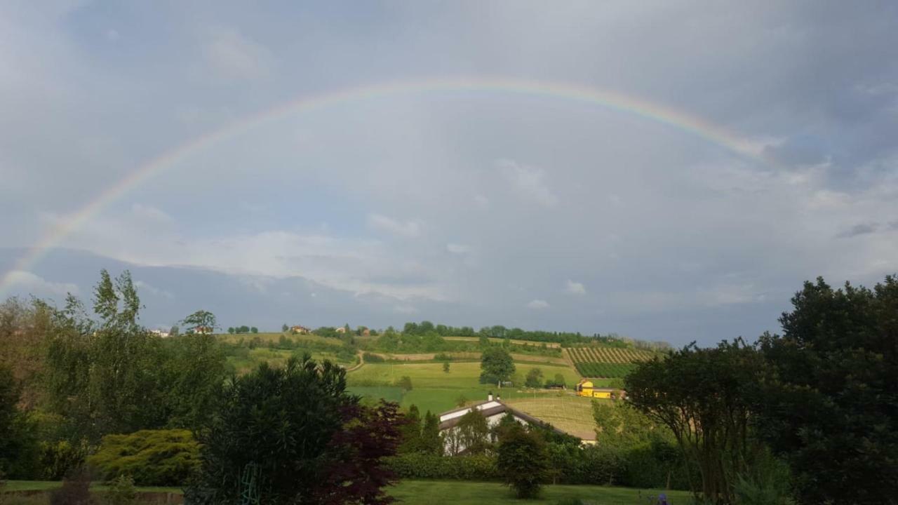 Bed and Breakfast Cascina Il Volo Moncalvo Exterior foto