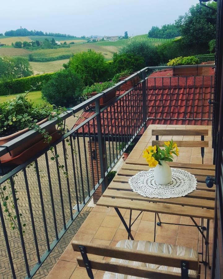 Bed and Breakfast Cascina Il Volo Moncalvo Exterior foto